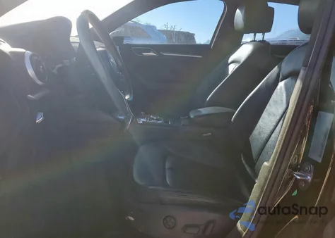 2017 Audi A3 Premium из США, поврежденный, VIN WAUAUGFF1H1025604